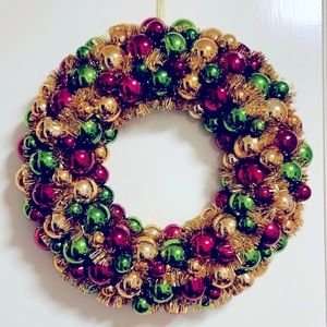 Christmas wreath of Christmas balls